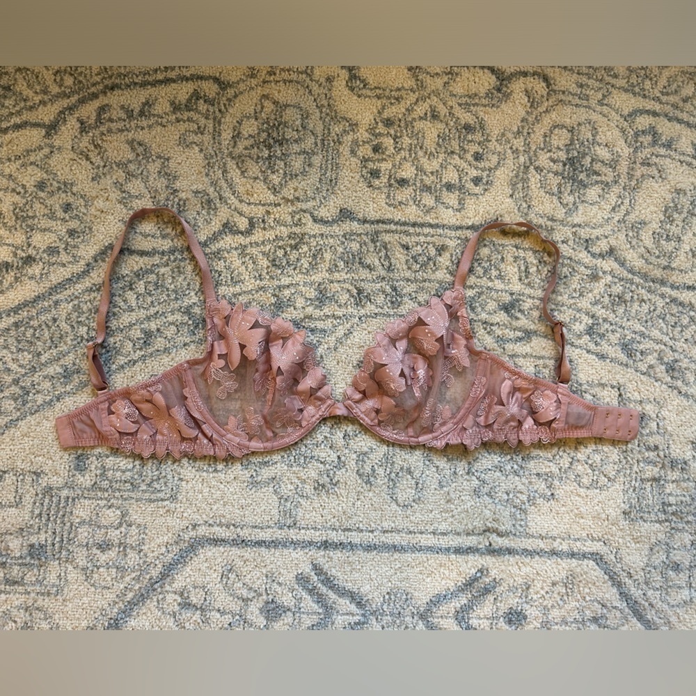 Victoria’s Secret Floral Unlined Deep Plunge Underwire Bra Pale Pink size 34 DD - Picture 7 of 12